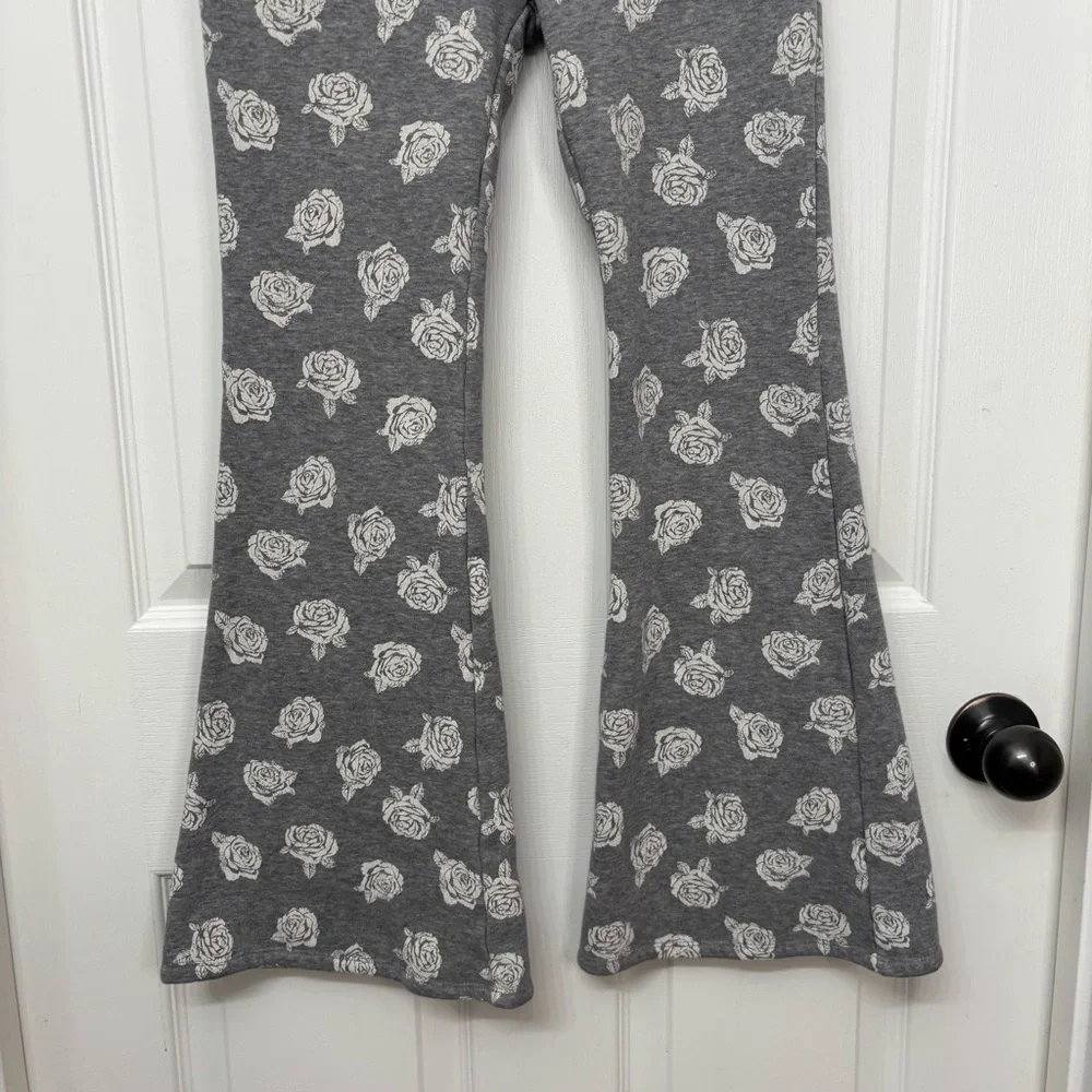 Gray Rose Print Fleece Lined Flare Leggings | SO | Girls L (10/12)